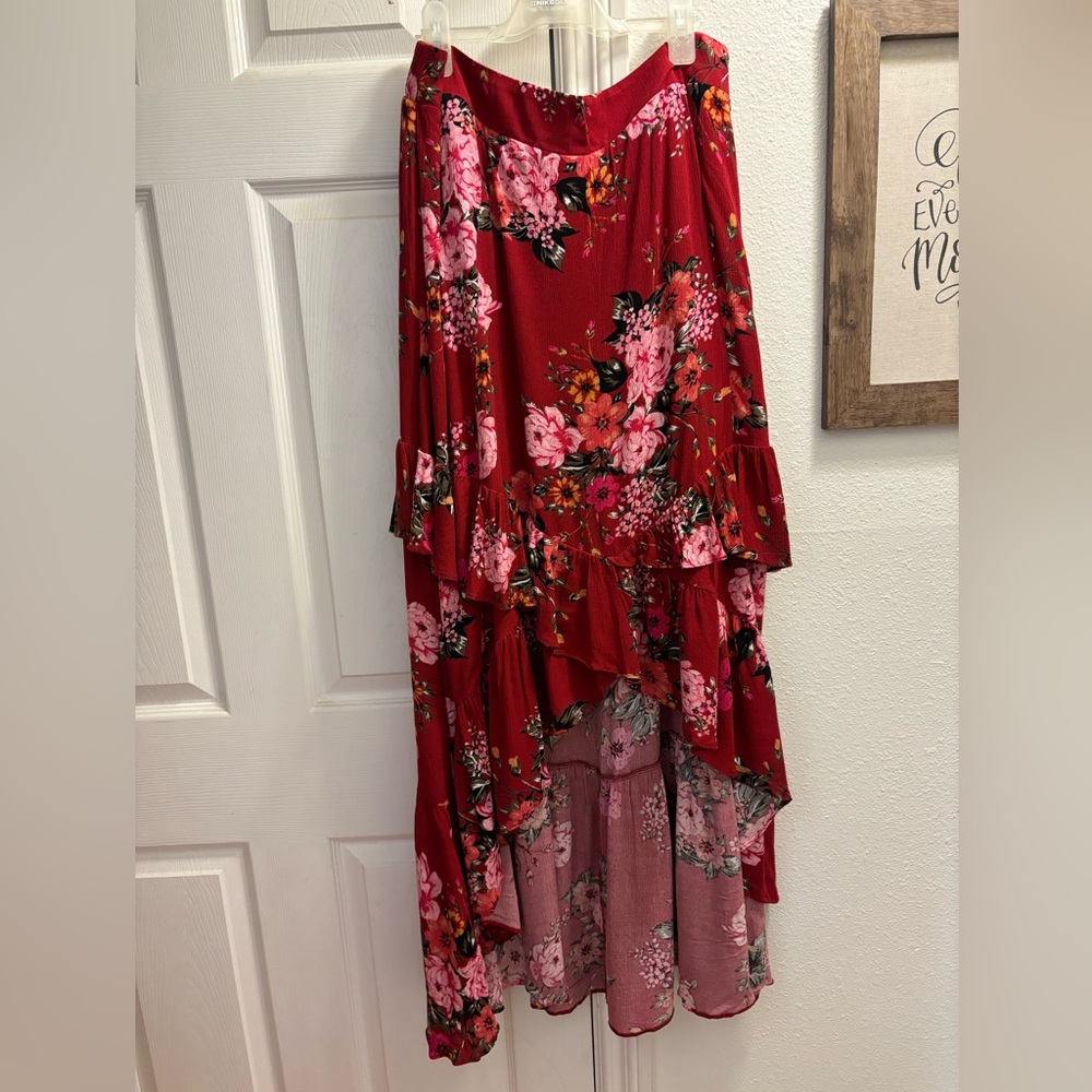 NWT Torrid Size 1 Red Floral High Low Maxi Skirt
